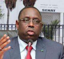 Macky Sall a dû égrener un chapelet de promesses pour rallier les sénateurs libéraux à sa cause