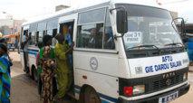Un député aperçu à bord d’un minibus Tata
