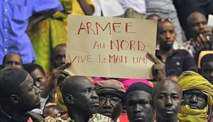 Mali : des milliers de personnes défilent à Bamako pour une intervention militaire
