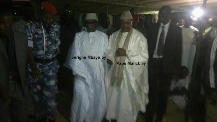 REGARDEZ. Entrée de Serigne Mbaye Mansour Sy et Serigne Pape Malick Sy à la Zawiya El Hadji Malick Sy