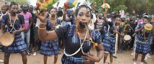 Chants, danses, divinations… : A Touba Toul, le « Fil » resserre les liens dans la tradition