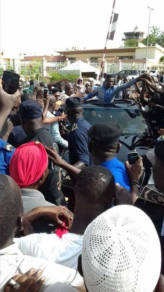 Mamadou Gassama accueilli en héros au Mali