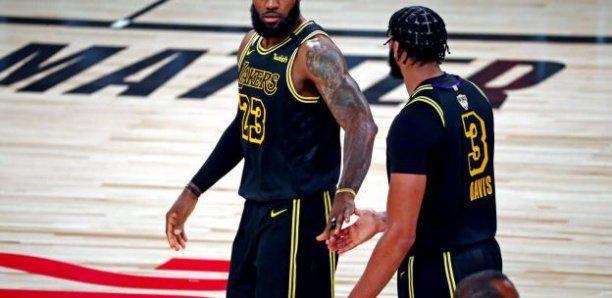 NBA : les Los Angeles Lakers battent à nouveau le Miami Heat et mènent deux victoires à zéro en finale