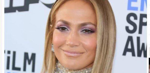 Trop de chirurgie esthétique? Jennifer Lopez répond