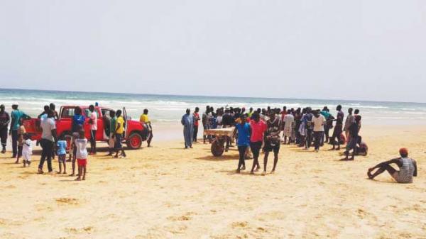 Noyade: 3 jeunes perdent la vie à la plage de Kayar
