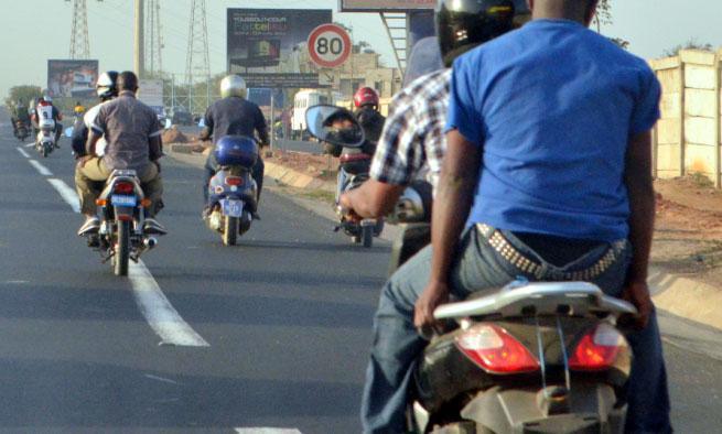 Utilisation des « Thiak-Thiak » comme moyen de transport en commun
