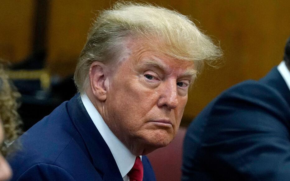 Trump accuse Macron de "lécher le cul" du président chinois