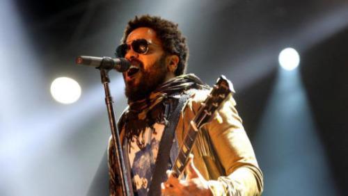Lenny Kravitz : son pénis dévoilé en plein concert, la photo choc !
