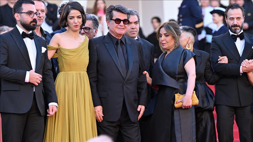 Iran : Jafar Panahi reçoit la Palme d’or à Cannes