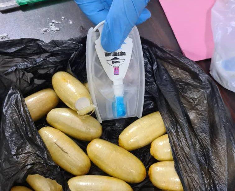 Trafic de drogue : 12 boulettes de cocaïne saisies sur un ressortissant étranger à Dakar