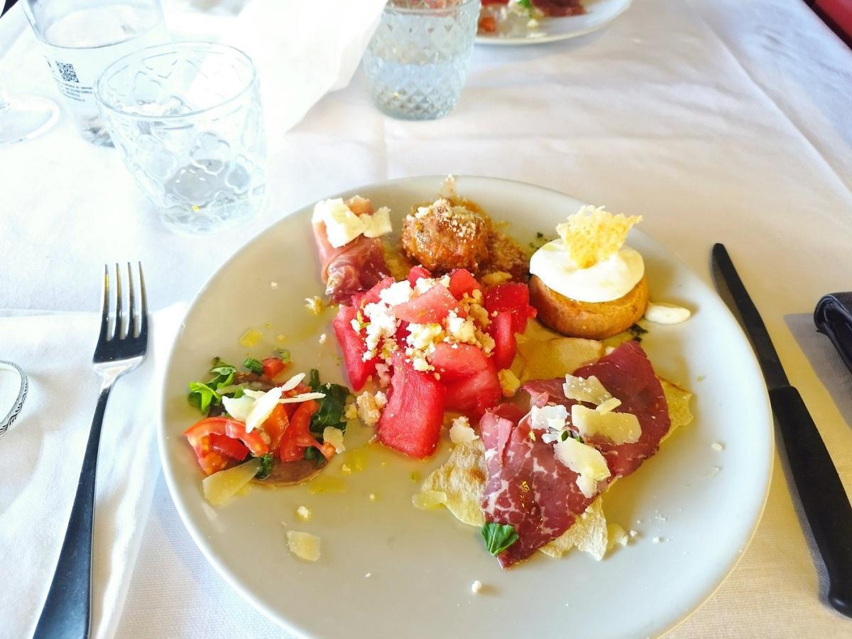 Taverna di Cecco Taverna di Cecco