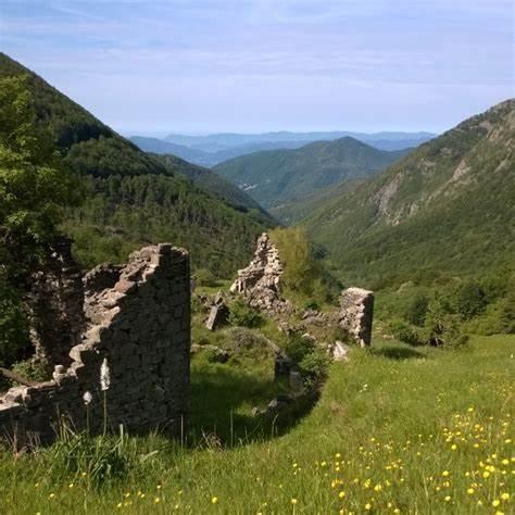 Antica Abbazia di San Bartolomeo di Linari - Ancient Abbey of Saint Bartholomew of Linari