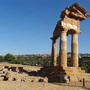 Tempio di Castore e Polluce (dei Dioscuri) - Temple of Castor and Pollux (Temple of the Dioscuri)
