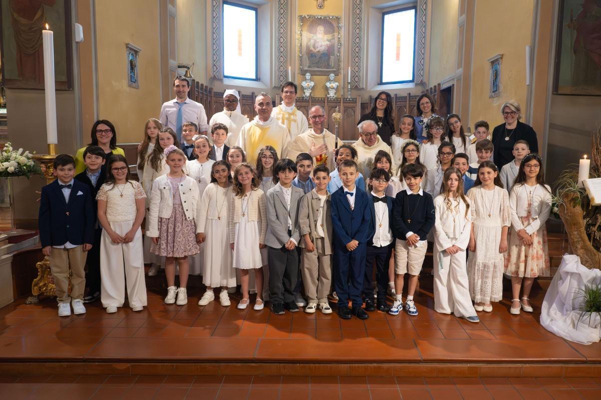 Le Prime Sante Comunioni dei bambini e delle bambine dell’Iniziazione Cristiana Le Prime Sante Comunioni dei bambini e delle bambine dell’Iniziazione Cristiana