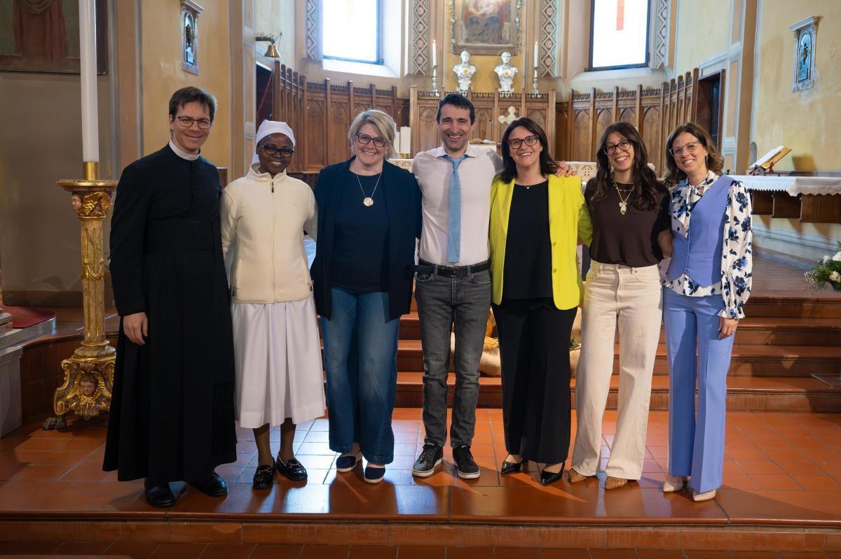 Le Prime Sante Comunioni dei bambini e delle bambine dell’Iniziazione Cristiana Le Prime Sante Comunioni dei bambini e delle bambine dell’Iniziazione Cristiana