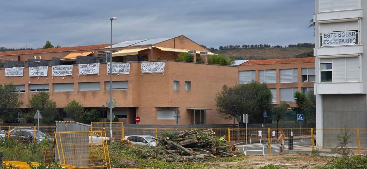 La Txantrea habla alto y claro desde sus balcones La Txantrea habla alto y claro desde sus balcones