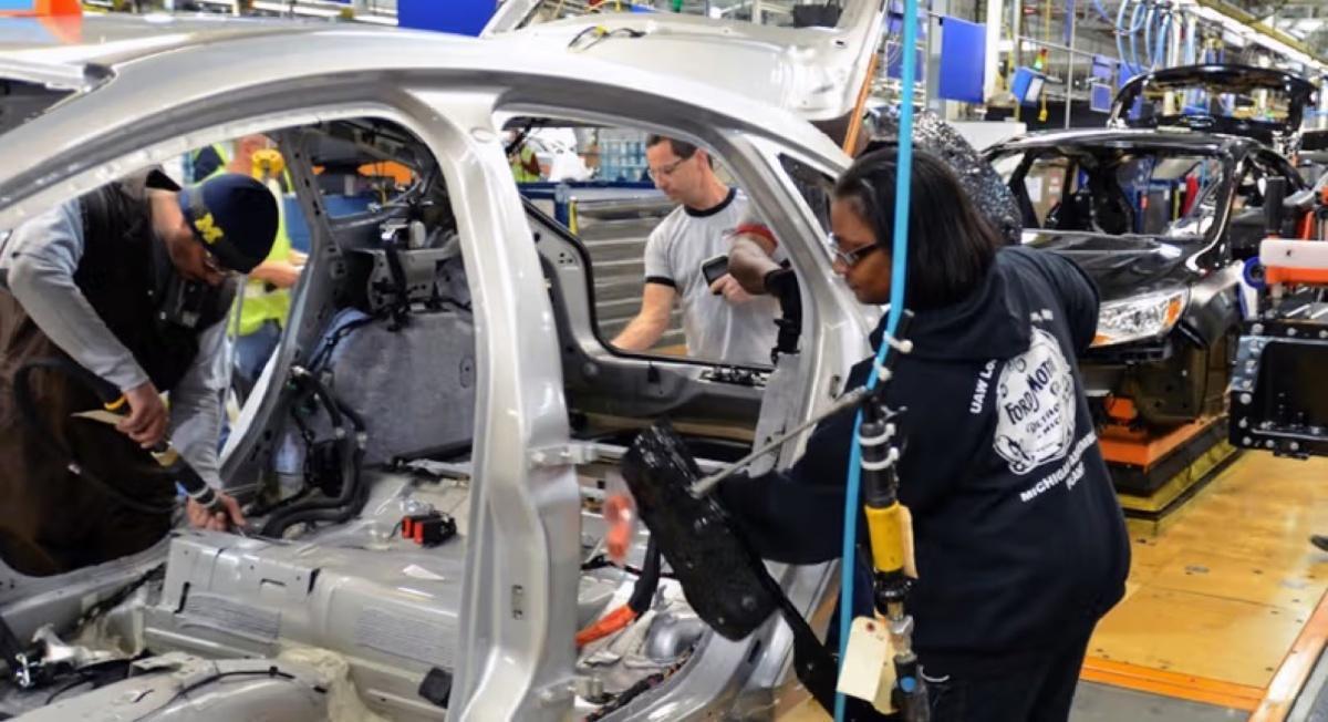 L'Afrique du Sud perd sa place de premier constructeur automobile africain au profit du Maroc L'Afrique du Sud perd sa place de premier constructeur automobile africain au profit du Maroc