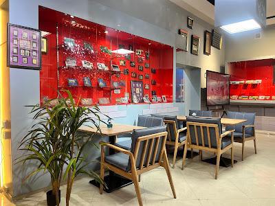 Collector gallery & cafe