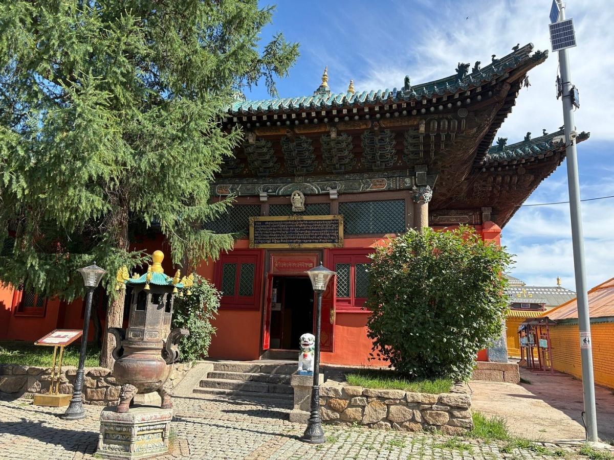 Gandantegchinlen Monastery