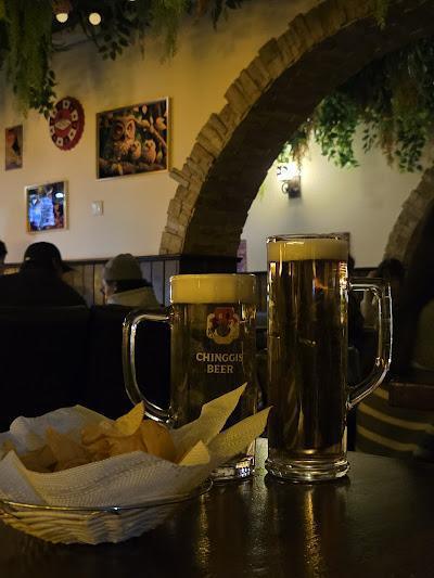 FRIENDS LOUNGE FRIENDS LOUNGE