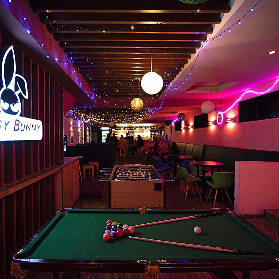 FRIENDS LOUNGE
