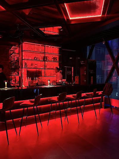 KAVVS Cocktail Bar