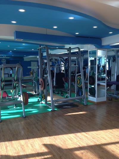 Misters Gym fitness club