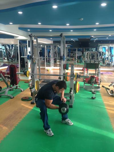 Misters Gym fitness club