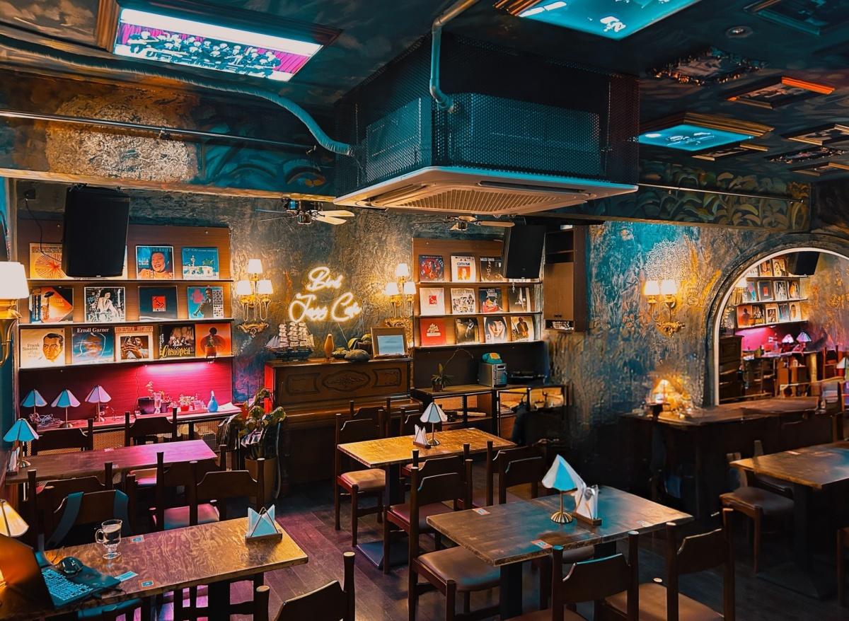 Bird Jazz Café - Coffee & Brunch