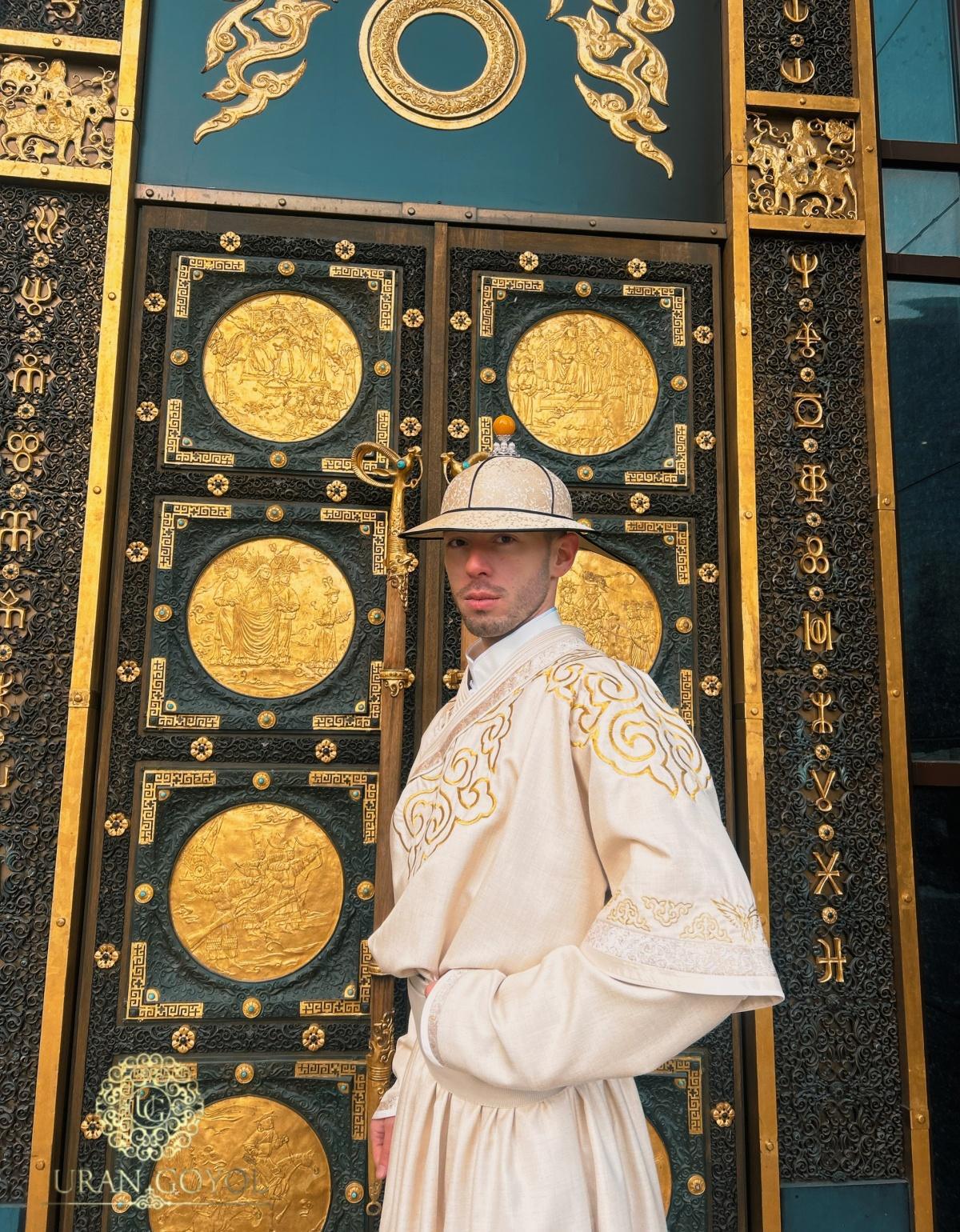 Uran Goyol | Traditional Monolian Atelier 