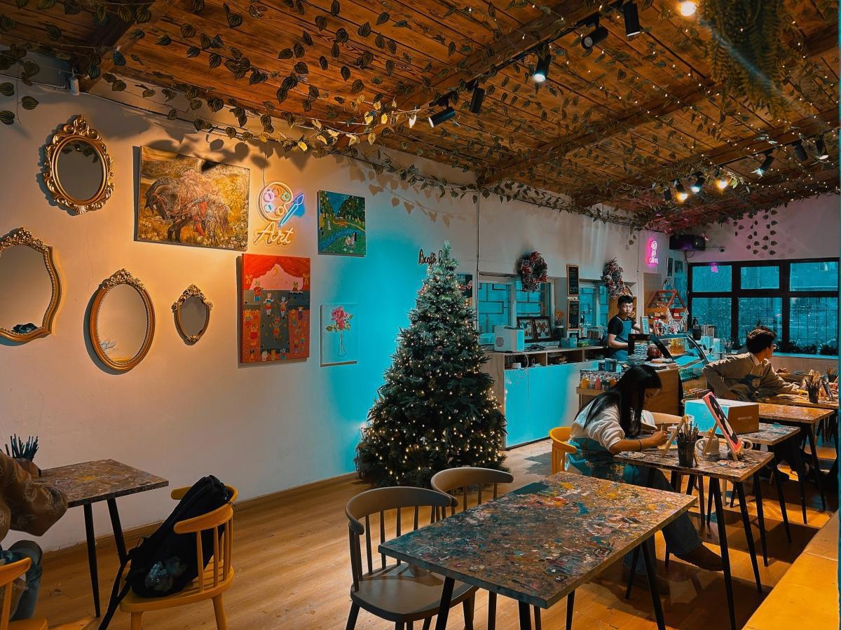 B Caffe Bar | Coffee & Art