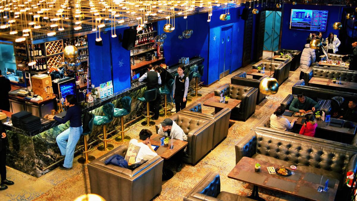 WallStreet | Restaurant & Lounge