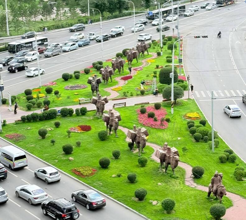 Camel Caravan Statue