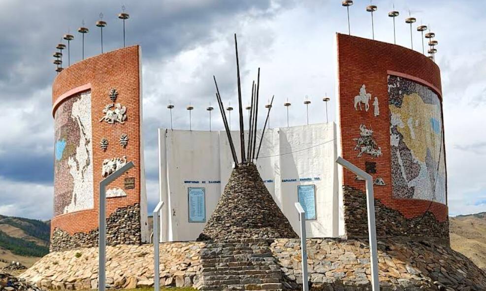 Monument for Mongol States: The Imperial Map of Kharkhorin