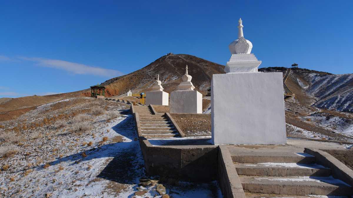 Khan Bayanzurkh Mountain: Climbing the Sacred Peak of the Gobi