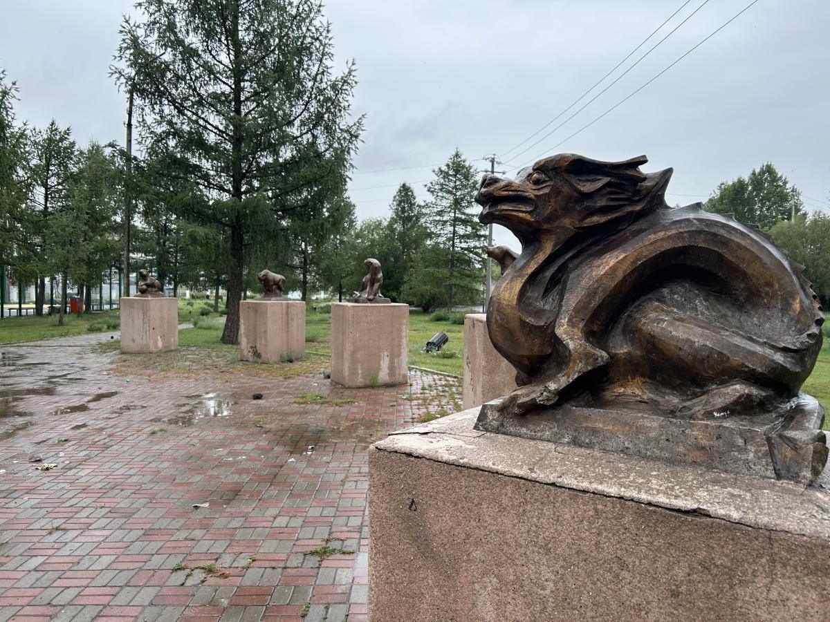 Aryn Khangain Khuchtnuud Monument Aryn Khangain Khuchtnuud Monument