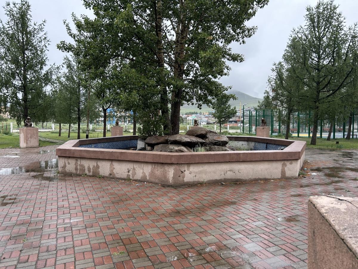 Aryn Khangain Khuchtnuud Monument Aryn Khangain Khuchtnuud Monument
