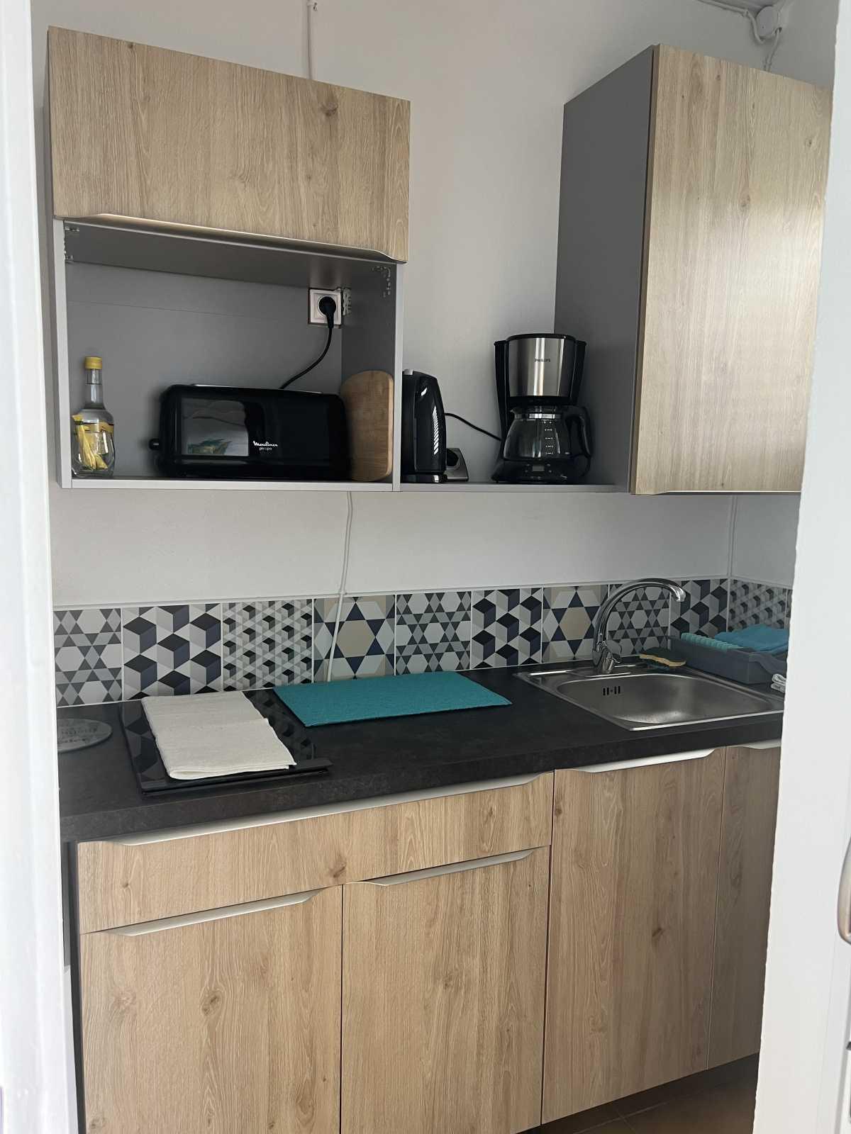 STUDIO MARLIN - charmant studio deux étoiles à Poirier