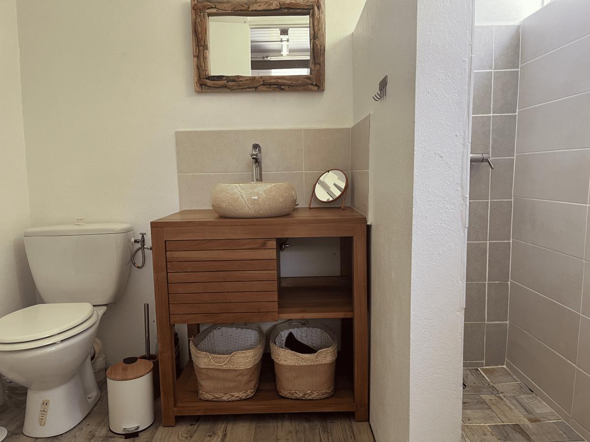 BUNGALOW FOUFOU - bungalow paisible à Poirier BUNGALOW FOUFOU - bungalow paisible à Poirier