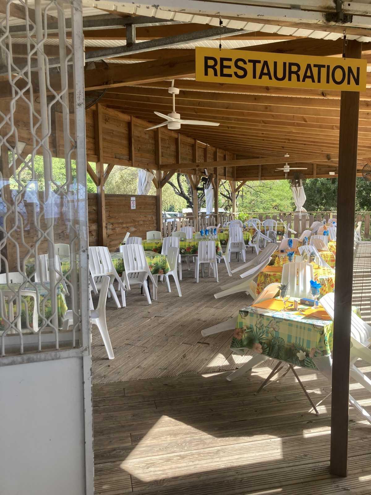 CHEZ TI FOFO - restaurant, bar 