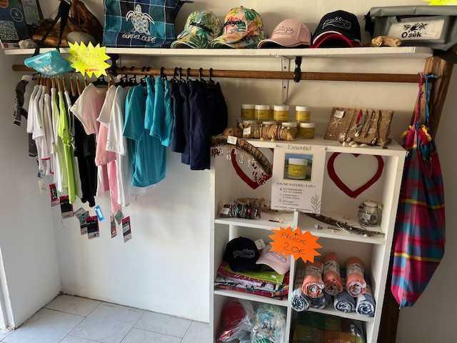 CARIBBEAN COLORS - Custom T-shirt shop offering customizable UV-protective T-shirts and screen printing services for individuals, businesses, and organizations CARIBBEAN COLORS - Custom T-shirt shop offering customizable UV-protective T-shirts and screen printing services for individuals, businesses, and organizations