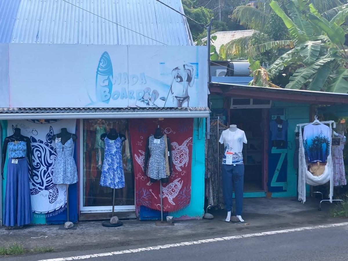 GWADA BOARD - Ready-to-wear boutique, souvenirs, beach accessories for men, women, and children
