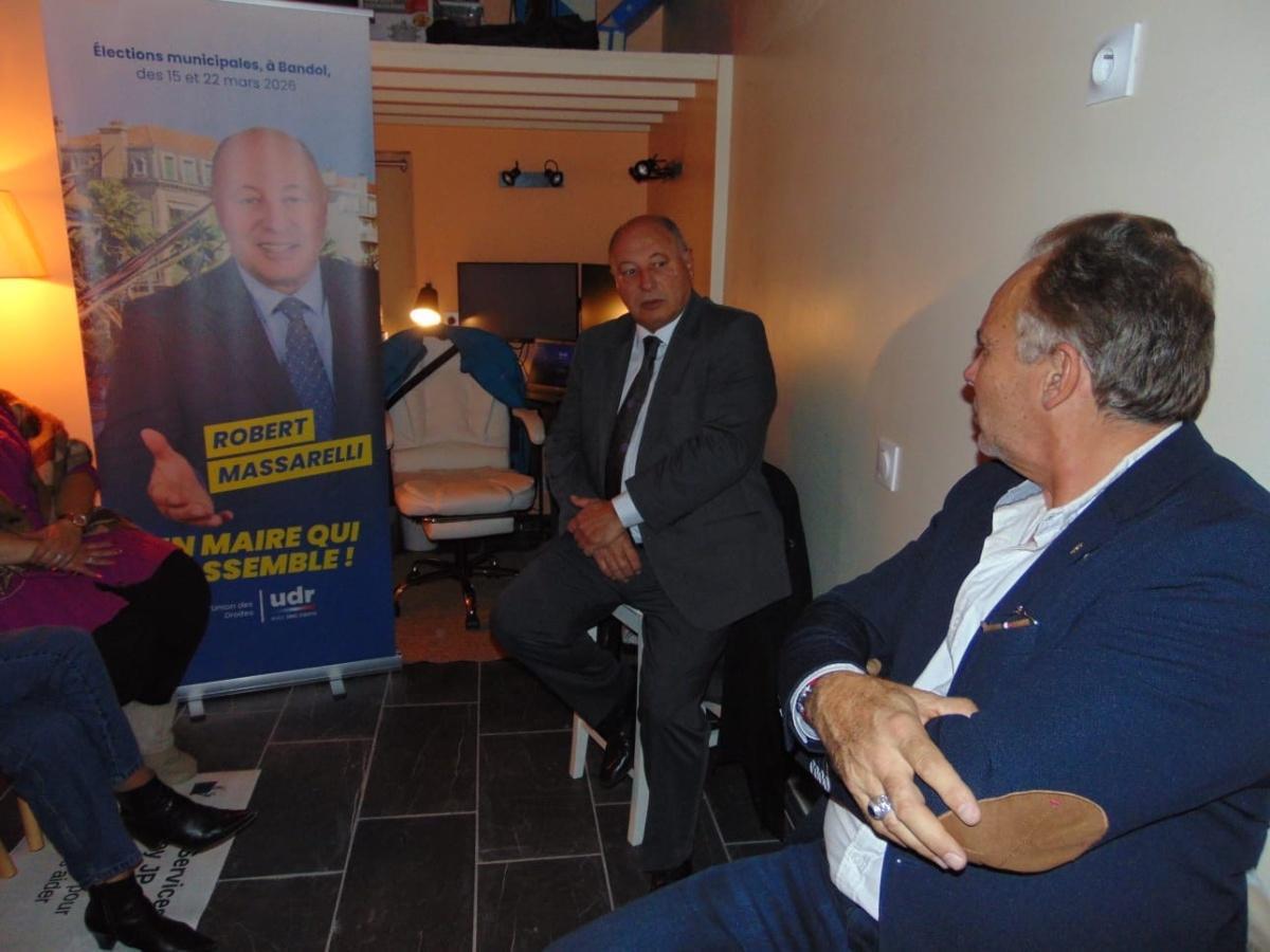 Réunion apéritif chez un Bandolais 