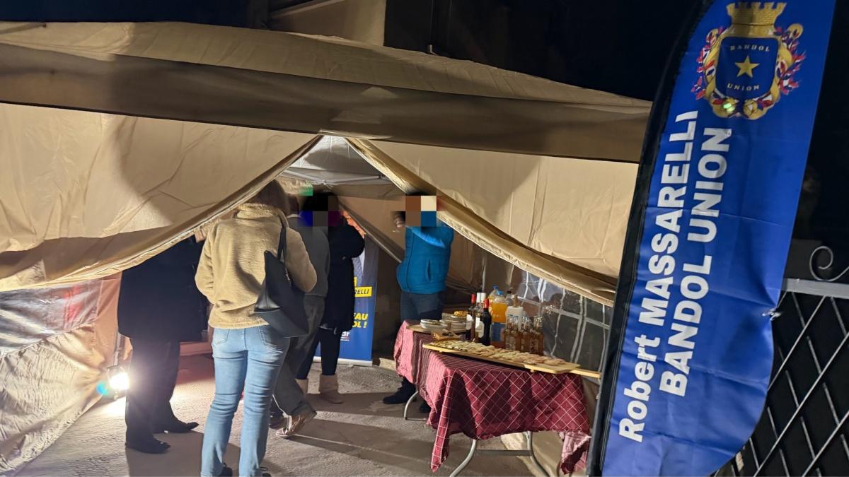 Réunion apéritif chez un Bandolais 