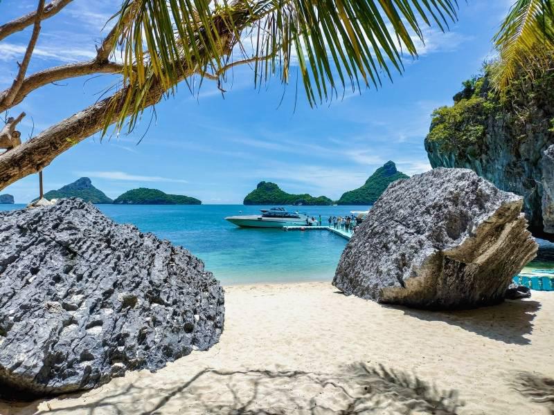 Private Ang Thong Tour: Coves & Secret Islets
