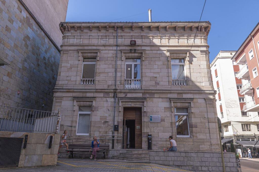 Biblioteca Municipal Gabino Teira