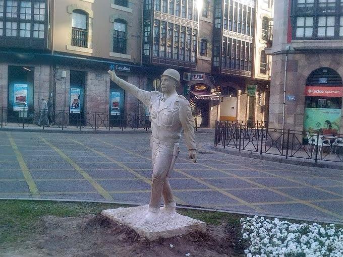 Estatua Angel Quintanal "Gelin el Guardia"