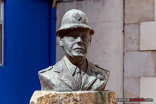 Busto de Vicente Villegas