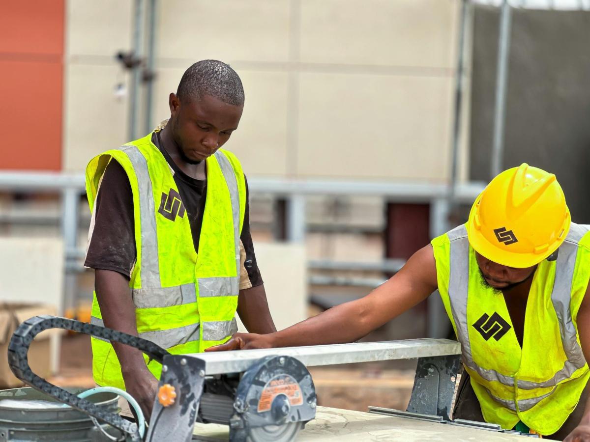 BUILDING & CONSTRUCTION WORKS BUILDING & CONSTRUCTION WORKS