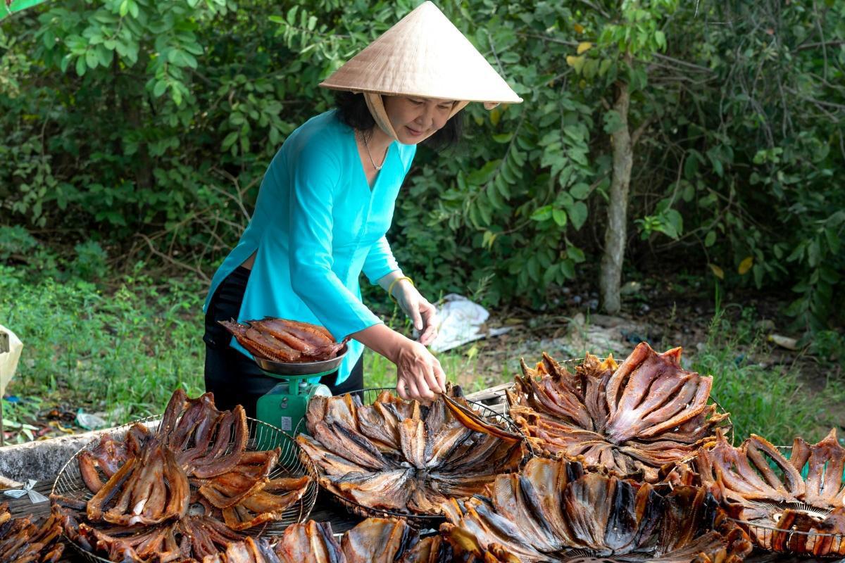 BUTCHERS/ MEAT & FISH SUPPLIERS